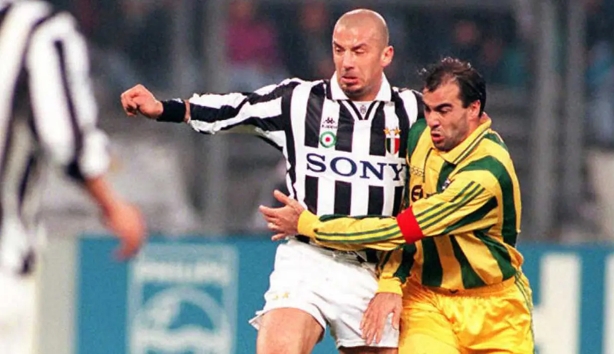 5. Gianluca Vialli- Pria berusia 55 tahun ini adalah salah satu striker tajam yang pernah dimiliki Juventus. Total 38 gol ia cetak untuk La Vecchia Signora. (AFP/Patrick Hertzog)