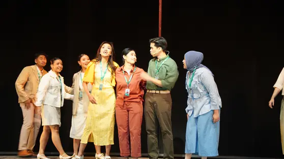 Rahasia Makeup Panggung Teater Musikal Home Sweet Loan agar Tetap Natural dan Flawless