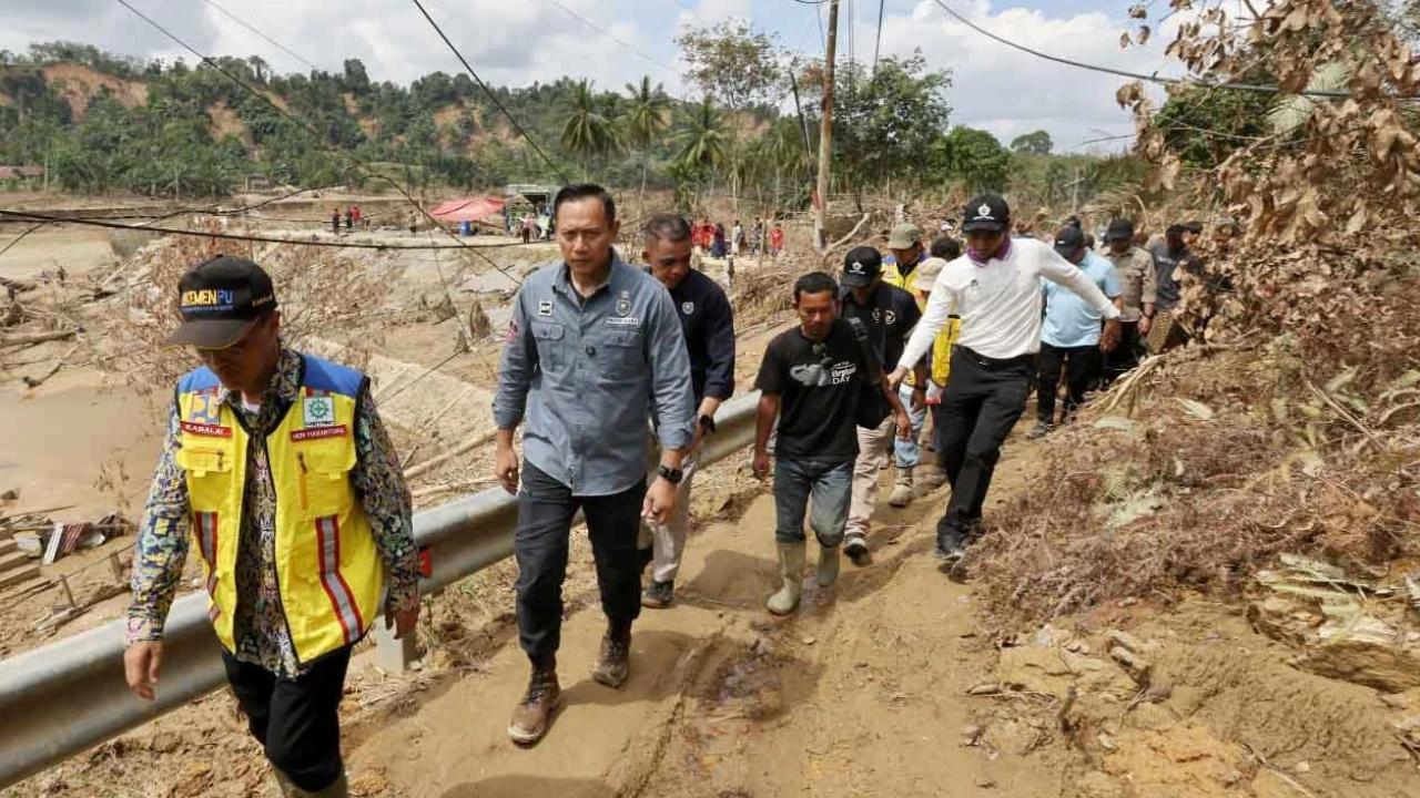 FOTO: AHY Pimpin Langsung Penanganan Cepat Pemulihan Banjir dan Longsor di Aceh Tamiang