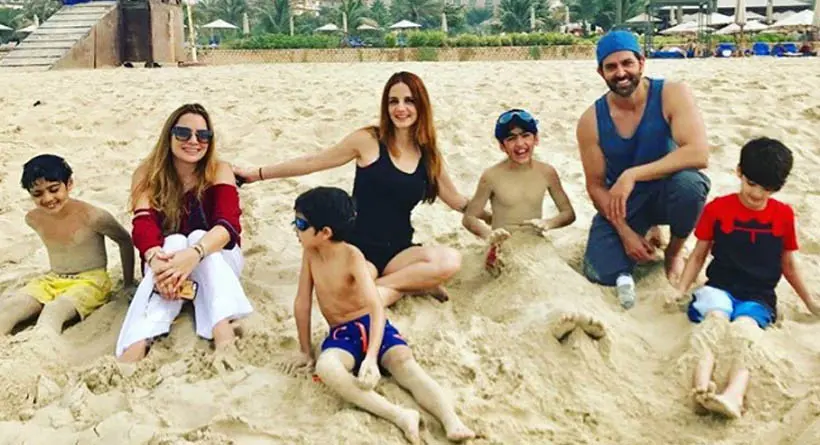 Hrithik Roshan dan Sussanne Khan liburan bareng di Dubai bareng dua putri mereka, Hrehaan Roshan, Hridhaan Roshan. (Instagram Sussanne Khan)