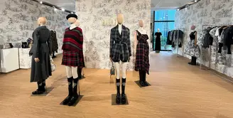 Akhirnya yang dinanti-nanti tiba, Dior 2025 Cruise telah hadir di Indonesia. Untuk menyambut kedatangannya, Dior Indonesia mengadakan private viewing berlokasi di hotel Langham Jakarta selama 8 hari ke depan. [ Foto: dok Fimela.com]