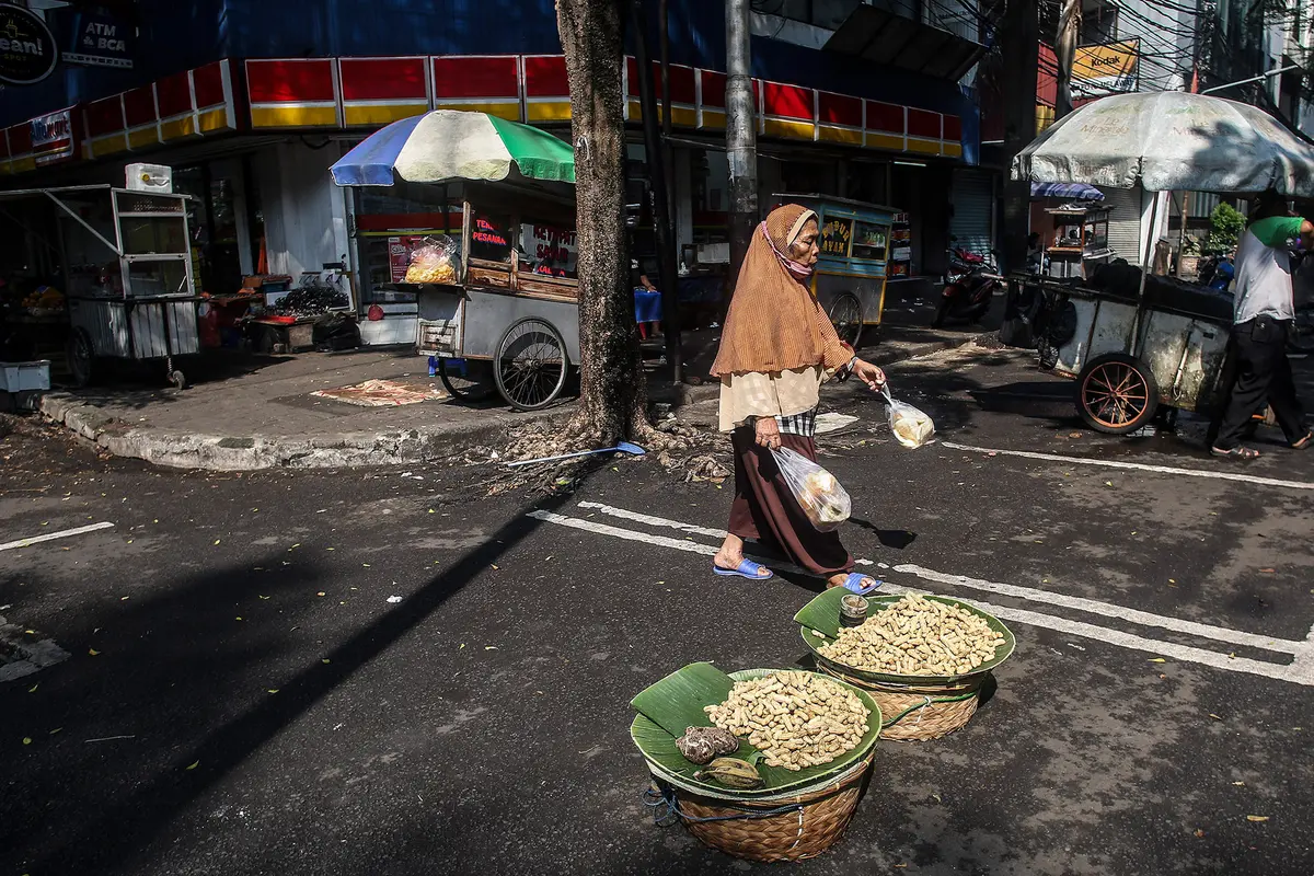 Kasus Aktif dan Kematian Akibat COVID-19 di Jakarta Turun