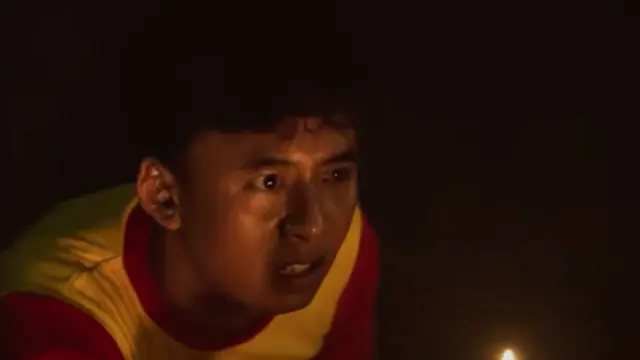 Salah satu adegan film Warung Pocong dibintangi Fajar Nugra. (Foto: Dok. Istimewa)