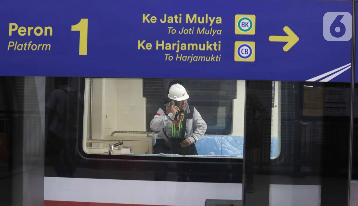 Dan 1.308 penumpang pada kondisi jam-jam sibuk. (Liputan6.com/Herman Zakharia)