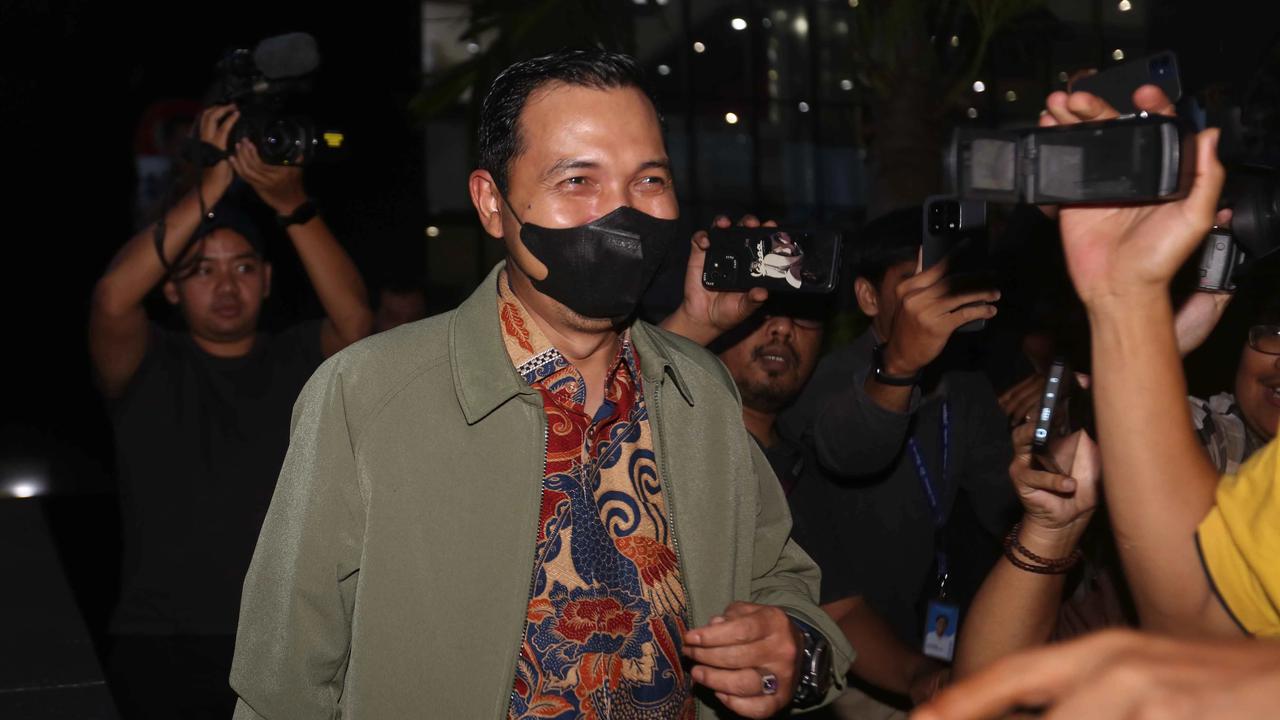 FOTO: Plt Wali Kota Madiun Bungkam Usai Diperiksa KPK