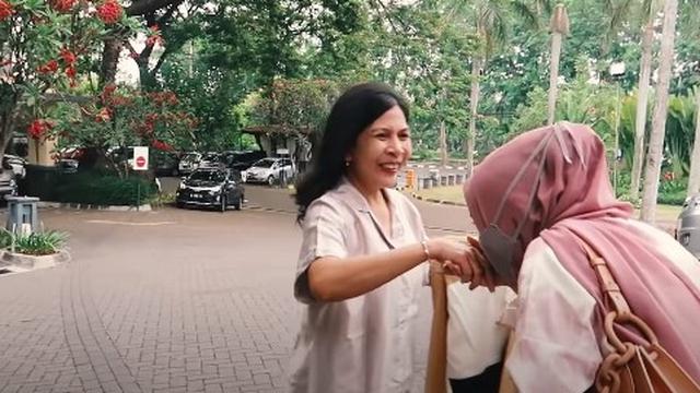 7 Perlakuan Manis Calon Mertua Putri Delina Anak Sule yang ...