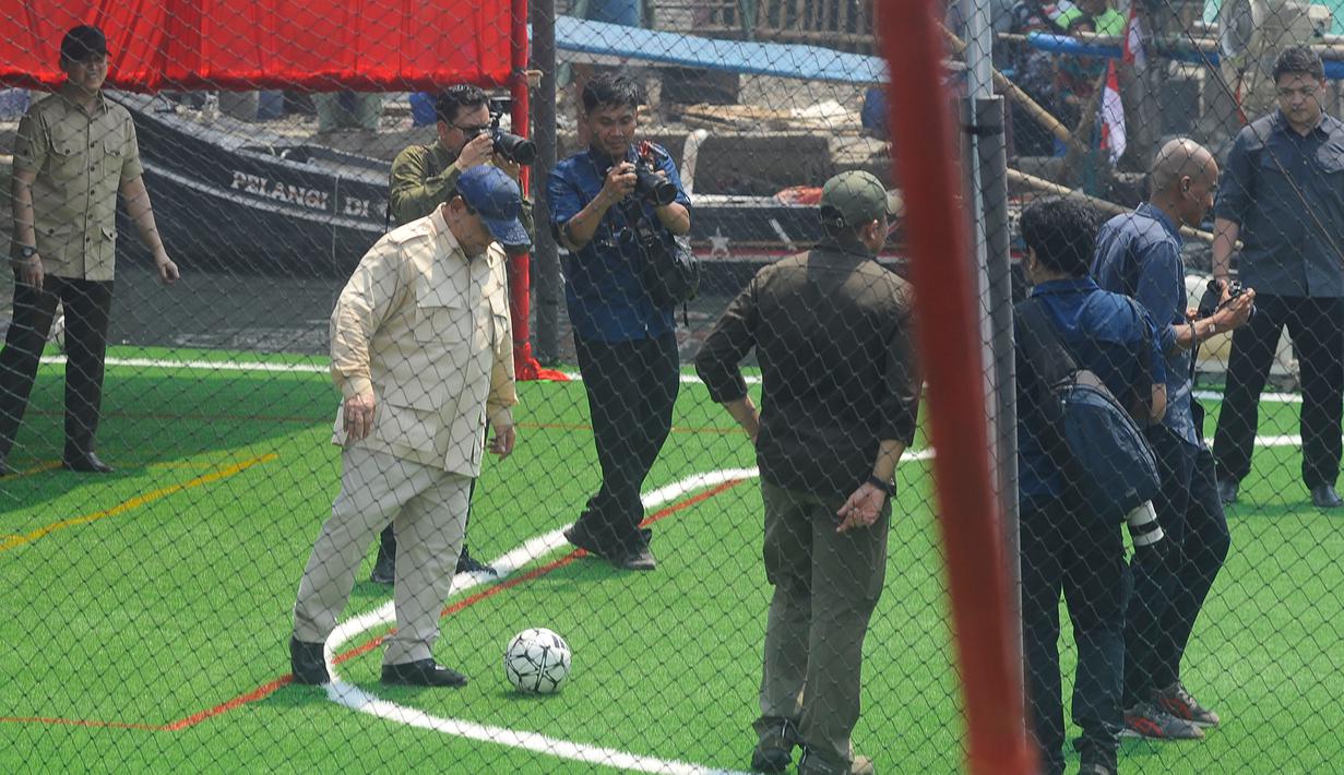 Pembangunan ini sebagai upaya meningkatkan kesejahteraan warga nelayan yang kerap terdampak bencana banjir rob dan abrasi. (merdeka.com/Arie Basuki)