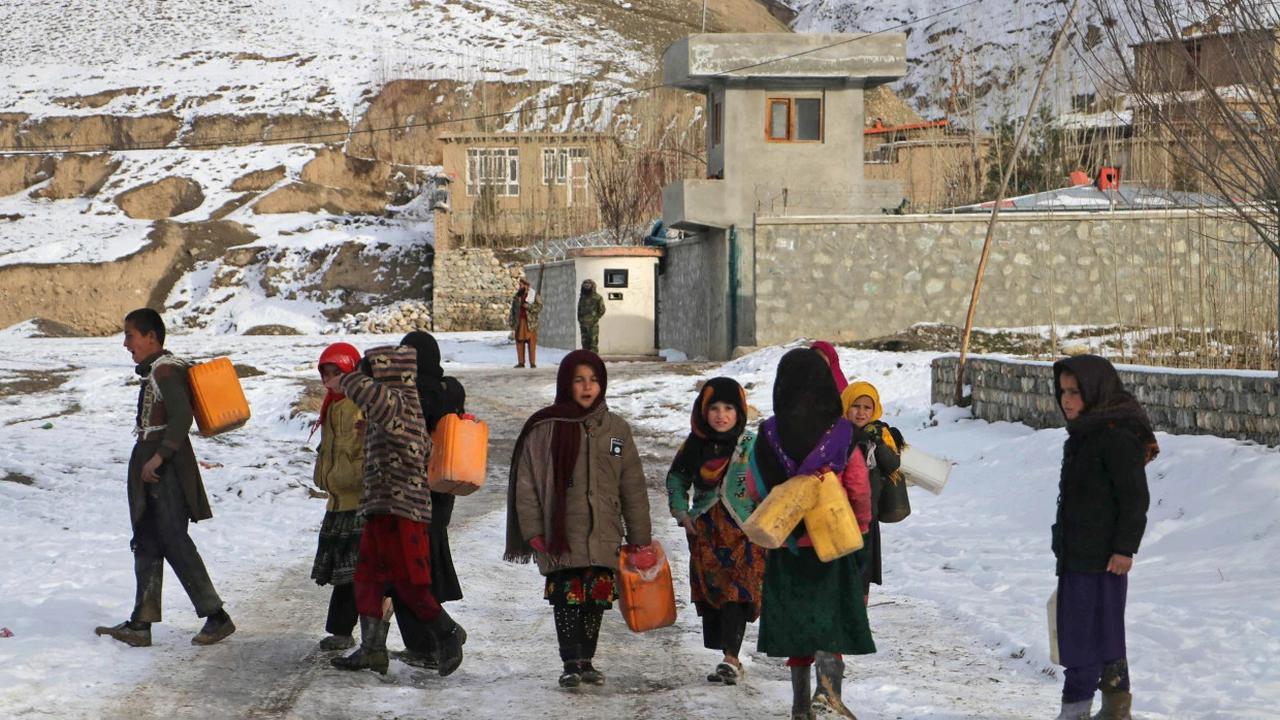 Cuaca dingin ekstrem di Afghanistan. (Omer Abrar / AFP)