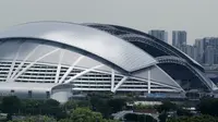 Suasana tampak luar dari Stadion Nasional di Singapura, Kamis (8/11). Stadion ini akan menggelar laga Piala AFF 2018 antara Singapura melawan Timnas Indonesia. (Bola.com/M. Iqbal Ichsan)