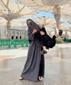 Ria Ricis selalu mengunggah kegiatannya di media sosial. Terbaru, dia memperlihatkan potretnya saat umrah.