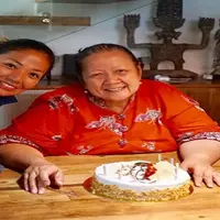 Shanty Paredes dan ibunya. (Instagram @shantyparedes)