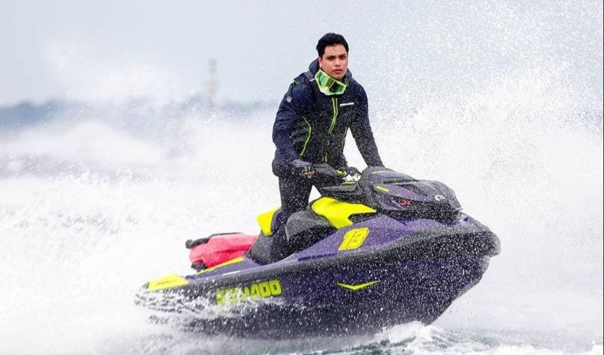 Hobi Bermain Jetski