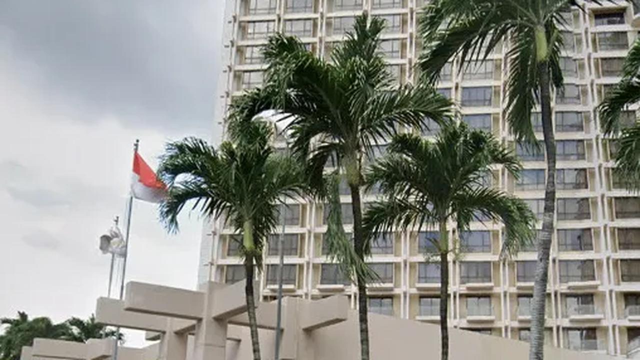 "Mungkin ada department atau ada orang yang mau menginap di sana. Saya ingatkan Anda hati-hati, karena bukan tidak mungkin anda berpotensi untuk dirugikan kalau masih menggunakan hal tersebut," tegasnya.&nbsp;