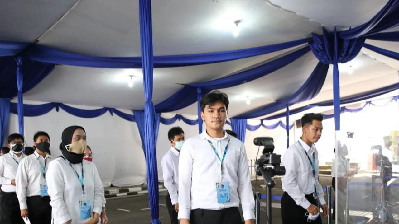 "Kami berharap pelamar dapat memanfaatkan betul penambahan waktu ini dengan menyelesaikan pendaftaran sesegera mungkin tanpa menunggu update jumlah pelamar pada instansi yang dilamar," terang Nur Hasan.
