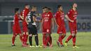 Namun, kemenangan yang hampir dalam genggaman akhirnya batal. PSIS Semarang sukses mencetak gol penyeimbang melalui Hari Nur Yulianto  dan gol bunuh diri Rohit Chand. (Foto: Bola. Com/ M Iqbal Ichsan)