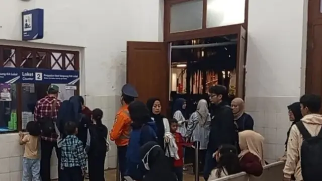 Penumpang Kereta Api Siliwangi
