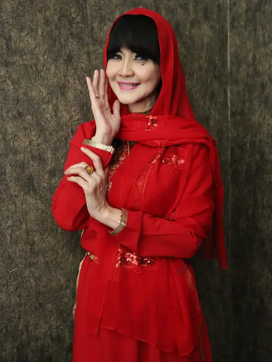 "Apalagi ini tujuannya baik di bulan ramadan yaa pasti kita sisihkan waktunya untuk syiar voice ini. Insya allah rejeki ada aja walaupun di Syiar Voice kita nggak matok (bayaran)," ungkapnya. (Bambang E. Ros/Bintang.com)