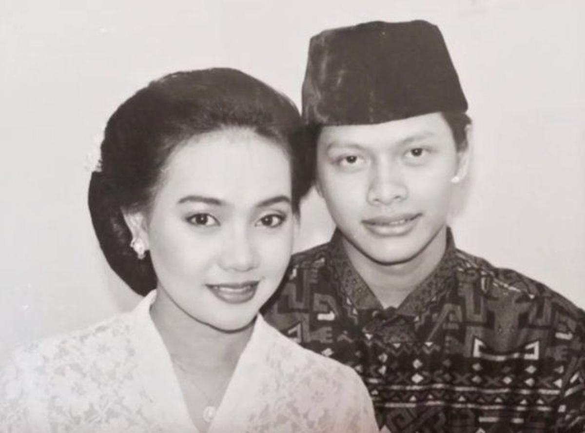 5 Potret Pernikahan Lawas Artis, Tetap Harmonis Puluhan Tahun