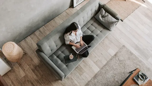 Menyibukkan Diri dengan Hal Lain