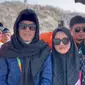 Gus Iqdam dan Ning Nila di Jabal Rahmah (SS: YouTube El Leyla Official)