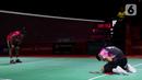 Pebulu tangkis tunggal putra Indonesia Jonatan Christie (kana) usai mengalahkan rekan senegaranya Chico Aura Dwi Wardoyo dalam final Indonesia Masters 2023 di Istora Senayan, Jakarta, Minggu (29/1/2023). Jonatan Christie atau Jojo menjuarai Indonesia Masters 2023 usai menang atas Chico Aura Dwi Wardoyo dengan skor 21-15 dan 21-13. (Liputan6.com/Herman Zakharia)