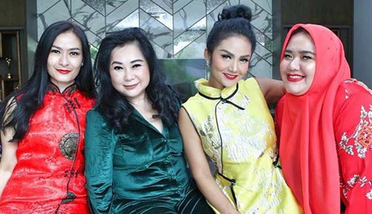 Mewah dan Glamor, Ini Tampilan Geng Kepompong Krisdayanti 