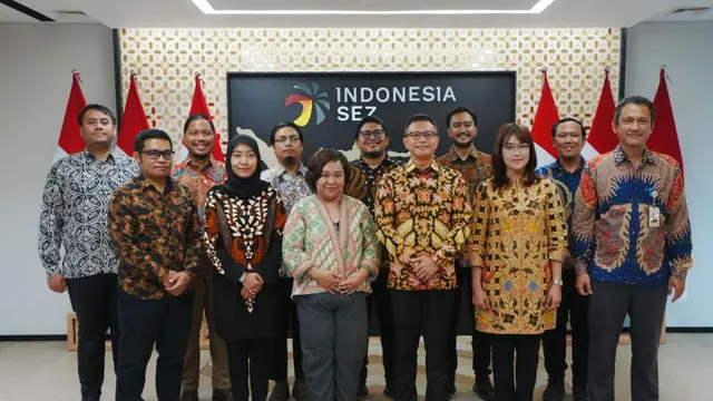 Plt Sekretaris Jenderal Dewan Nasional KEK Rizal Edwin Manansang melantik sejumlah Pejabat Administrator, Pejabat Pengawas, dan Pejabat Fungsional di lingkungan Sekretariat Jenderal Dewan Nasional KEK, Selasa, 7 Januari 2025. (Foto: ekon.go.id)