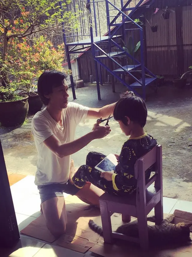 [Fimela] Rumah Eross Sheila On 7