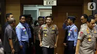 Kabareskrim Komjen Idham Azis bersiap menjalani Uji Kepatutan dan Kelayakan di Komisi III DPR, Kompleks Parlemen, Senayan, Jakarta, Rabu (30/10/2019). Idham Azis merupakan calon tunggal Kapolri yang ajukan Presiden Jokowi menggantikan Kapolri sebelumnya Tito Karnavian. (Liputan6.com/Johan Tallo)