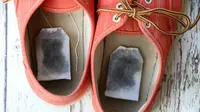 Teh Celup efektif hilangkan bau tak sedap pada sepatu (© dukesandduchesses.com) 
