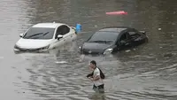 Banjir Bangkok: 50 Distrik Siaga Darurat, Sekolah Tutup dan Warga Borong Makanan Siap Saji