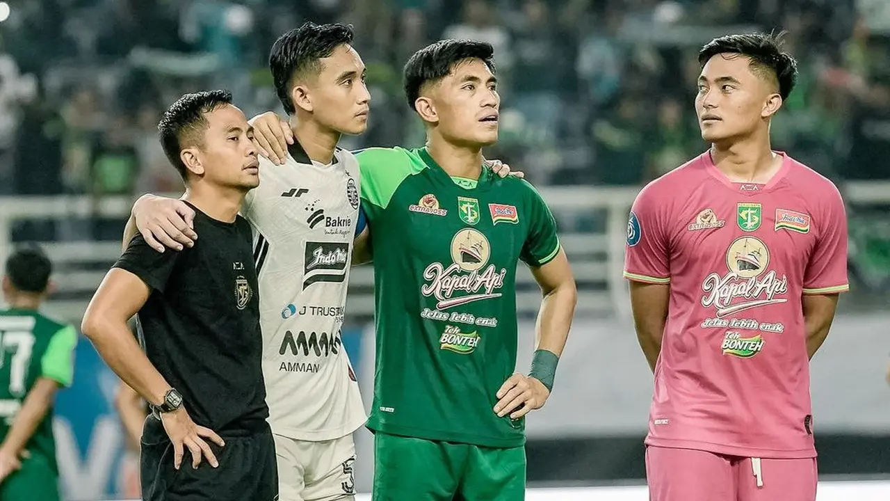Rizky Ridho ketika membela Persija Jakarta melawan Persebaya Surabaya.