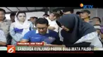 Kampanye di Purbalingga, Jateng, Sandiaga Uno mengunjungi pabrik pembuatan bulu mata palsu. Bahkan, Sandi juga mencoba membuat bulu mata palsu yang ternyata cukup rumit.