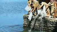 Krisis Ikan, 25 Ribu Benih Nila Ditebar di Makassar