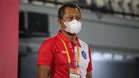 Direktur Operasional PT LIB Sudjarno saat berada di Stadion Kapten I Wayan Dipta beberapa waktu lalu. (Bola.com/Maheswara Putra)