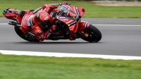 Posisi pertama tetap dimiliki Pecco Bagnaia yang harus puas dengan podium kedua pada balapan kali ini. Pembalap asal Italia itu meraih 214 poin. (AP Photo/Rui Vieira)