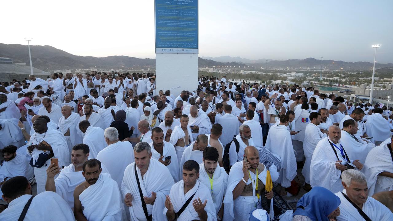FOTO: Suasana Wukuf Jemaah Haji di Padang Arafah