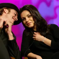 Kabar bahagia kembali datang dari pasangan Ashton Kutcher dan Mila Kunis, pasalnya anak kedua mereka yang berjenis kelamin laki-laki sudah lahir ke dunia ini. (AFP/Bintang.com)