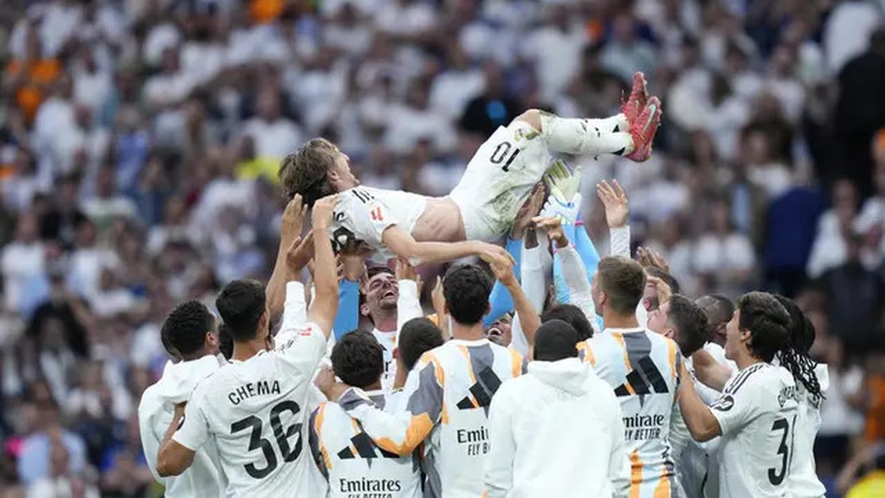 Gayung Bersambut! Luka Modric Disebut Sepakat Gabung AC Milan