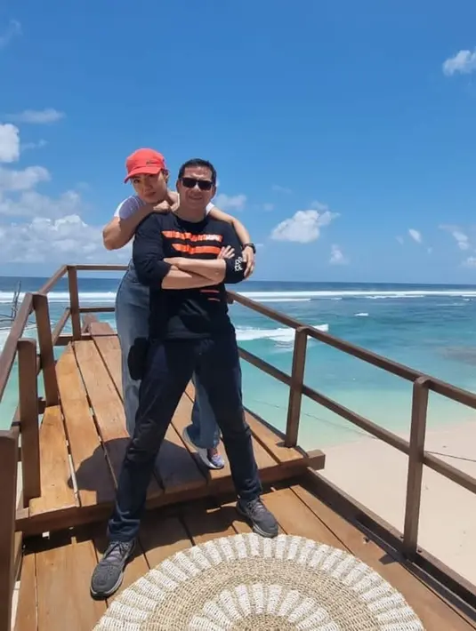 Kabar tentang perceraian mereka juga dibenarkan oleh Inge Anugrah. Dalam penjelasan bersama, Inge menuliskan dalam keterangan unggahannya mengenai suatu hal pribadi yang bisa terjadi terhadap pasangan manapun. Ia memohon untuk pengertiannya. (Liputan6.com/IG/@inge_anugrah)