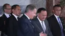 Gubernur Bank Indonesia (BI) Agus Martowardojo berbincang dengan Presiden Finlandia Sauli Niinisto, Jakarta (4/11). Dalam kunjungan tersebut gubernur BI membahas persoalan Ekonomi antara kedua negara untuk menjalin kerjasama. (Liputan6.com/Angga Yuniar)