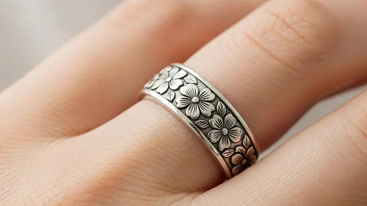 10 Model Cincin Emas 24k Motif Vintage Tak Lekang Waktu, Investasi Sekaligus Gaya Abadi