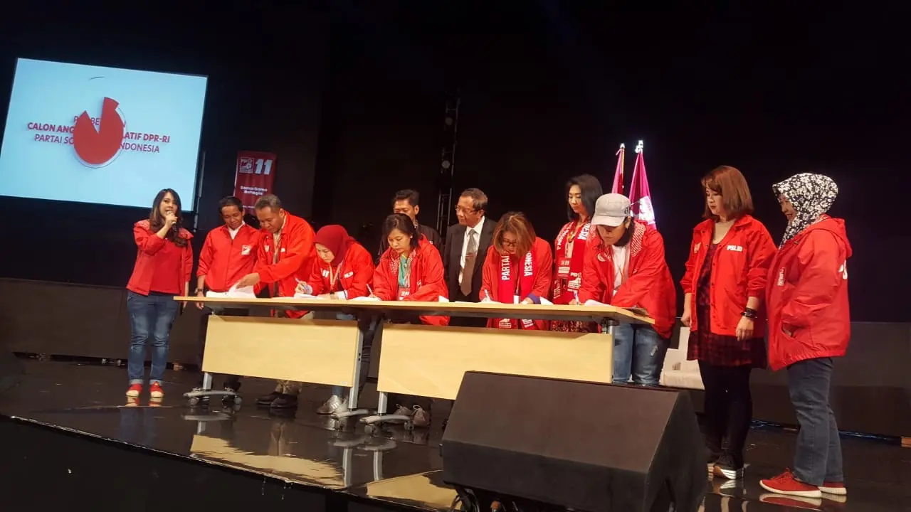 Penandatanganan kontrak caleg PSI