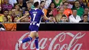 Bomber 27 tahun ini dibutuhkan Claudio Ranieri untuk membawa Leicester mengarungi ajang Liga Champions musim depan, dimana The Foxes butuh kedalaman skuat karena jadwal pertandingan yang akan padat. (AFP/Biel Alino)