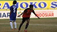 Duel Timor Leste vs Filipina di penyisihan Grup A Piala AFF U-16 2018 di Stadion Gelora Joko Samudro, Gresik, Senin (6/8/2018). (Bola.com/Zaidan Nazarul)