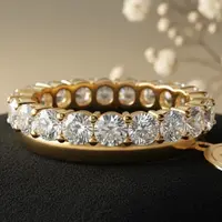 Cincin nikah emas London yang menawan/Gemini AI