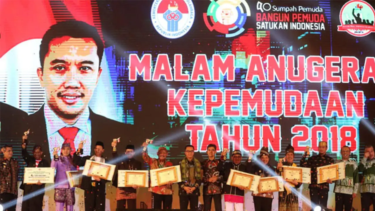 Menpora Beri Penghargaan Kepada Pemuda Berprestasi dan Kabupaten/Kota Layak Pemuda