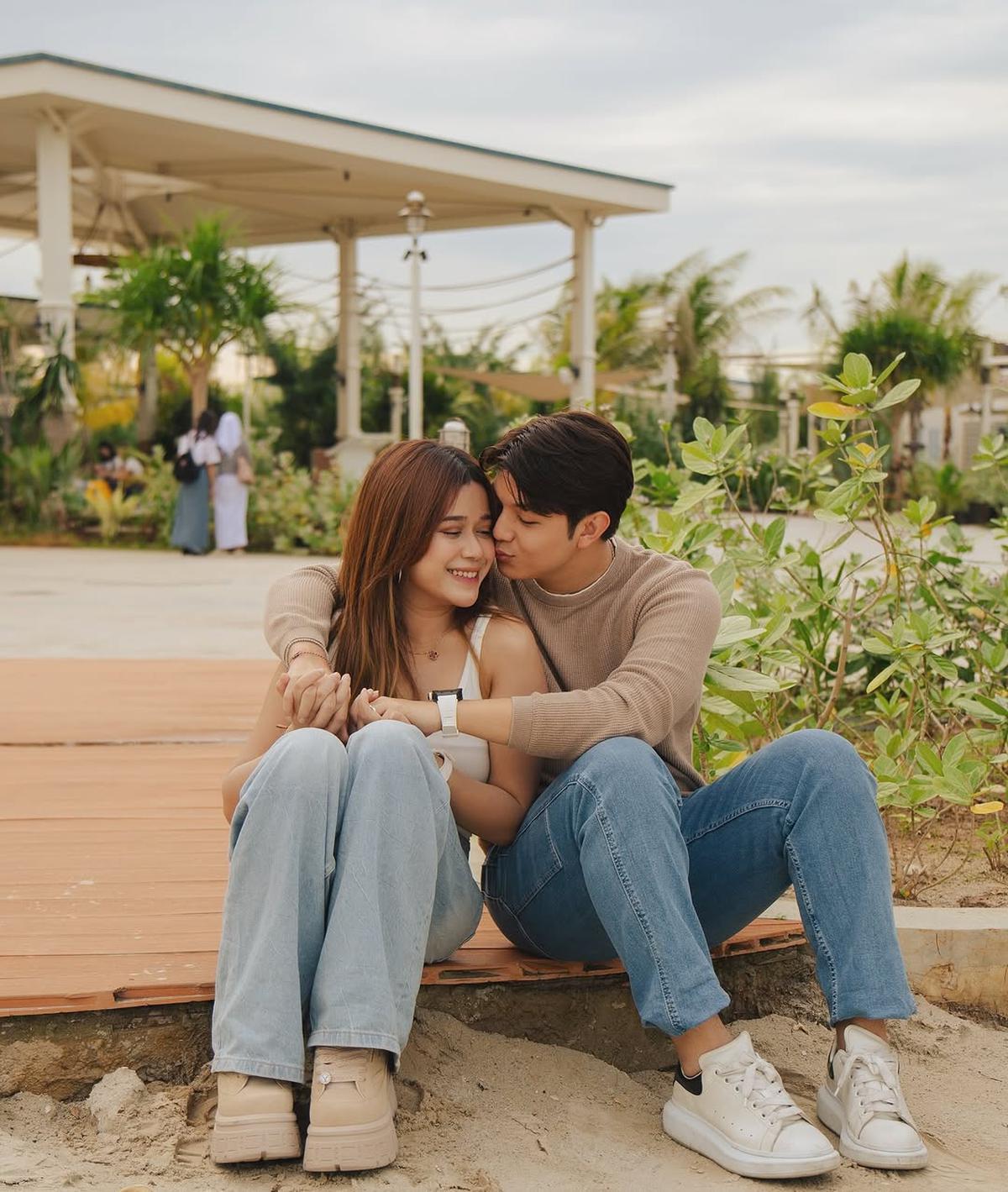 Potret Brisia Jodie dan Jonathan Alden, Captionnya Bikin Netizen Netizen Gemas dan Disebut Couple Goals