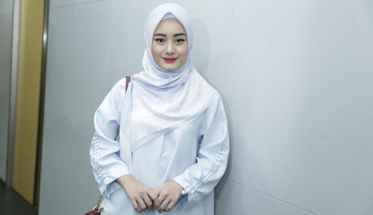 Berawal dari Mimpi, Dinda Hauw Mantap Berhijab - News ...