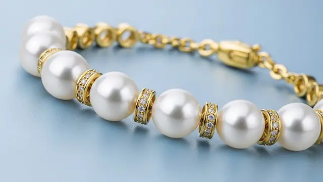 Gelang Mutiara dengan Sisipan Berlian